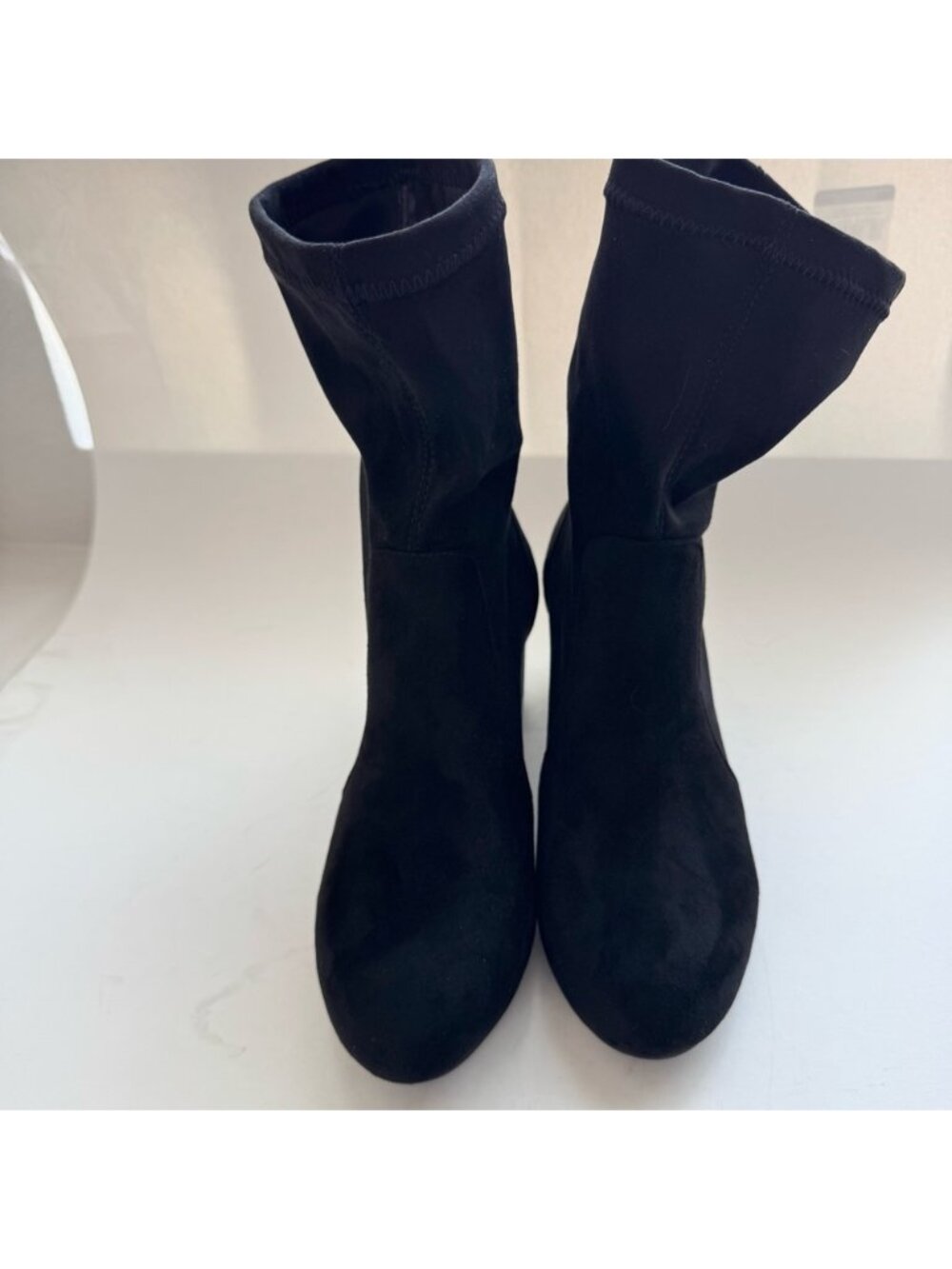 FOWT Women Size 8 Suede Black Boots
